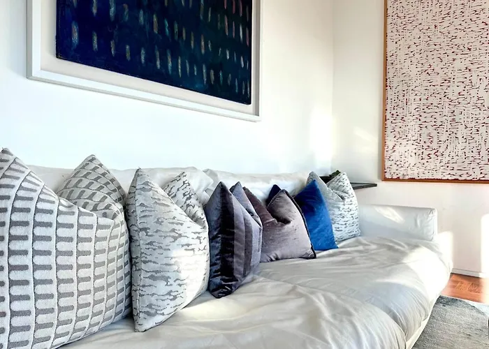 Peaceful 2 Bedroom & Cityview Close To Iconic Sites Apartment Seoul