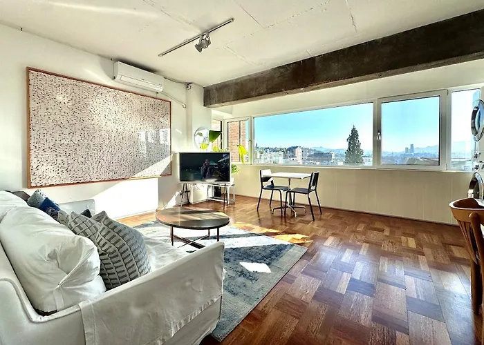 Peaceful 2 Bedroom & Cityview Close To Iconic Sites Apartment Seoul