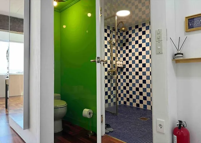 Peaceful 2 Bedroom & Cityview Close To Iconic Sites