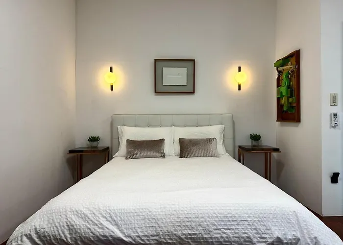 Peaceful 2 Bedroom & Cityview Close To Iconic Sites Apartment *