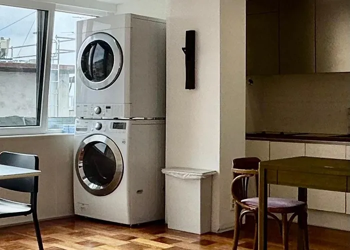 Peaceful 2 Bedroom & Cityview Close To Iconic Sites